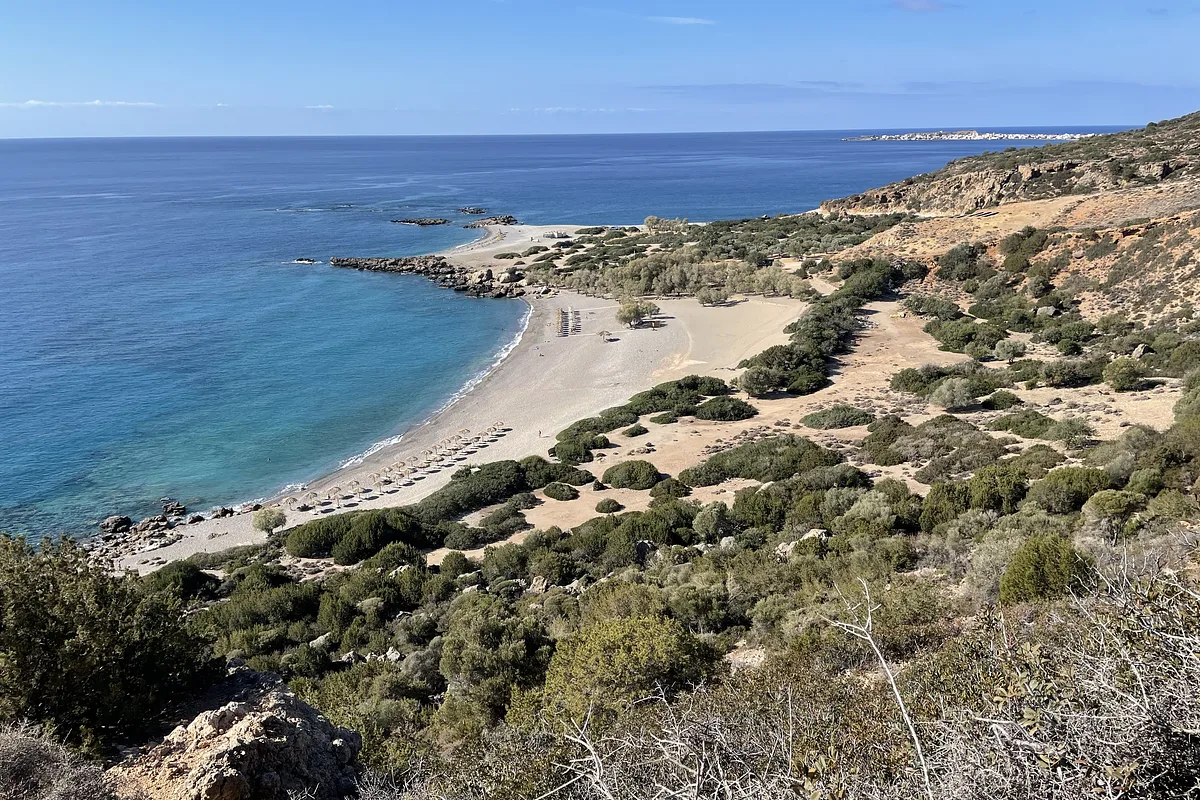 Παραλία Γιαλισκάρι: Η Βοτσαλωτή Χερσόνησος Του Λιβυκού Πελάγους